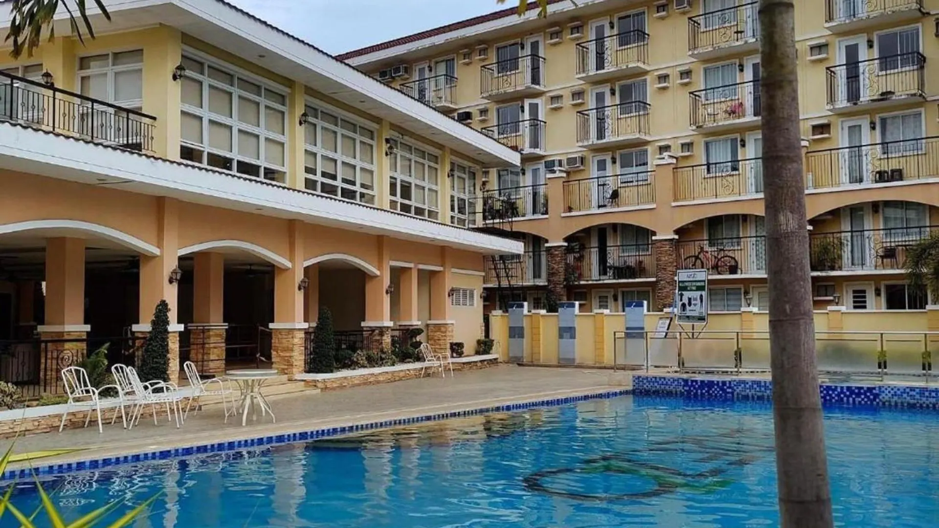 Modern Minimalist - Relaxwork Airport Pickup Netflix Apartment Davao 0*,  Philippines